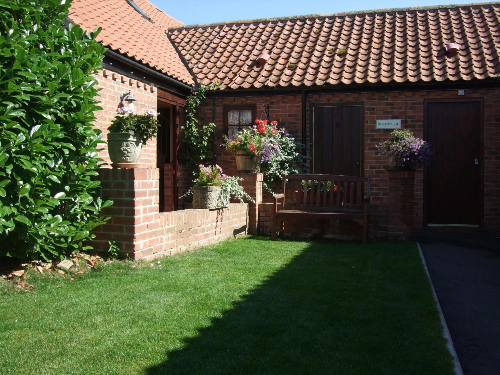 Willow Tree Cottages Newark-on-Trent  ภายนอก รูปภาพ